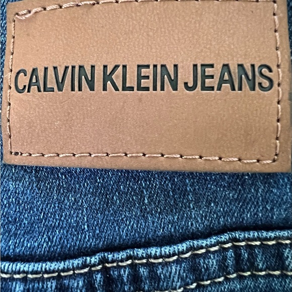 Calvin Klein Mid Rise Skinny Jean 12/31 - Picture 5 of 11